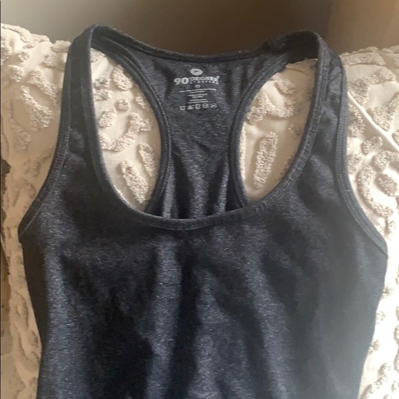 Work-out Pants and Two Tanks - Picture 4 of 7